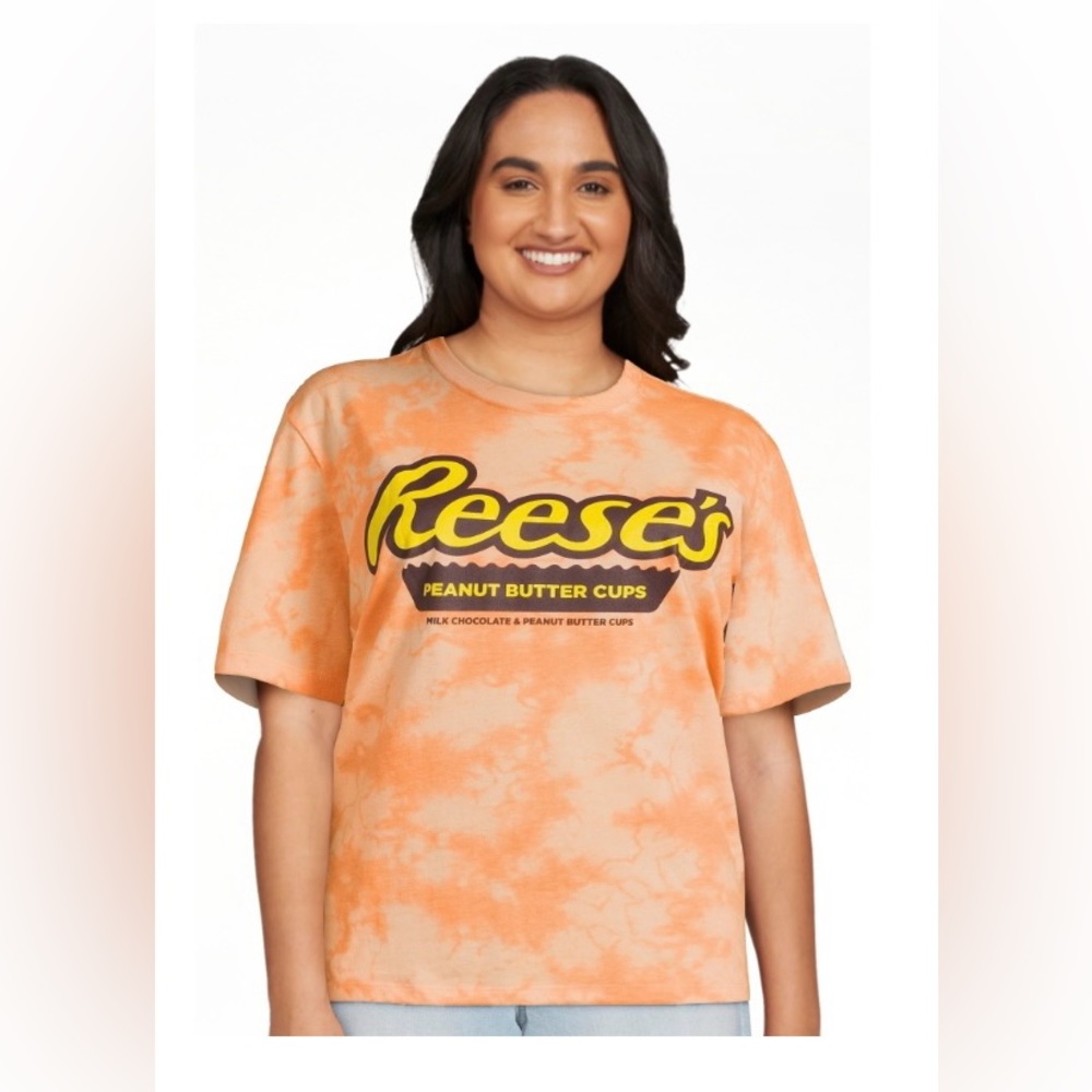 Reese’s Peanut Butter Cups graphic tee shirt; size: Large(11-13)